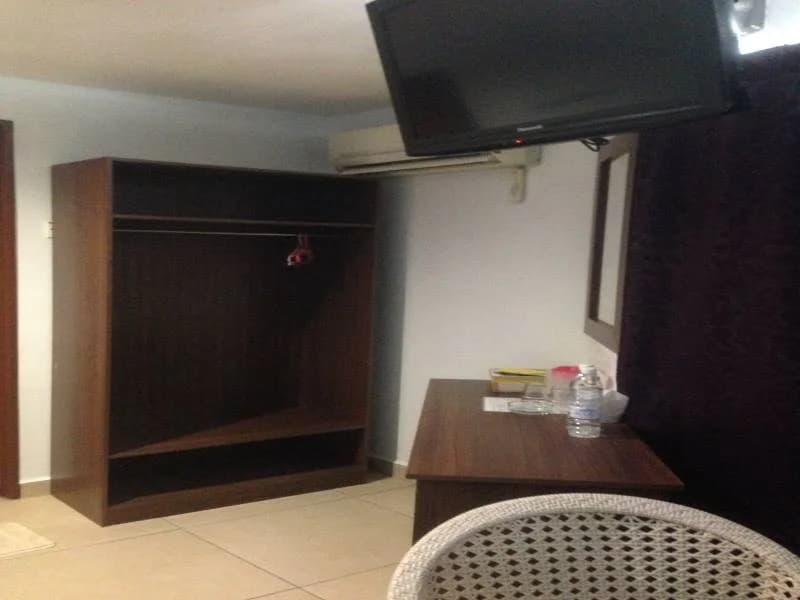 YL Hotel - photo 5