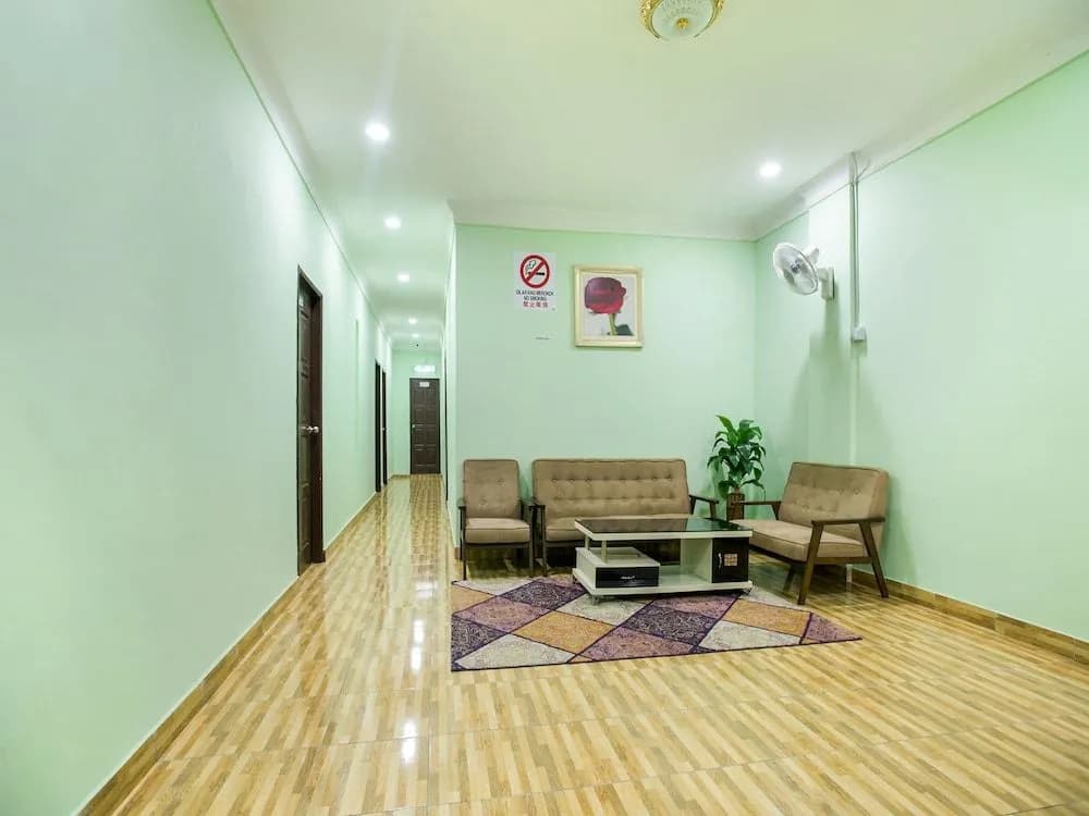OYO 89712 Grand Inn - photo 13