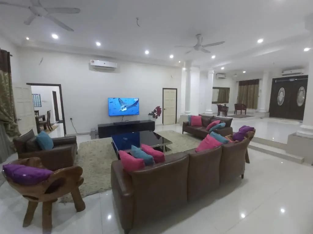 Homestay Villa Solihin Sungai Buloh - photo 17