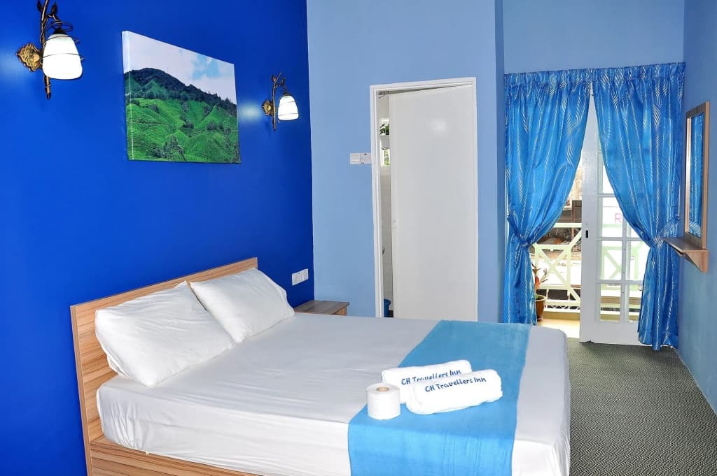CH Travellers Inn - photo 5