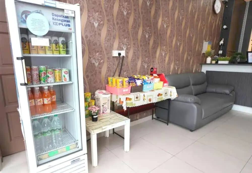 OYO 89715 CK Hotel 2 - photo 11