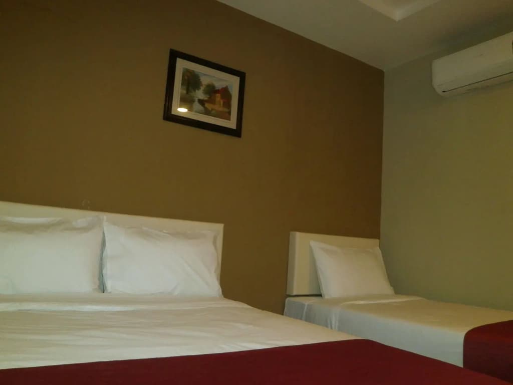 Check Inn - photo 4