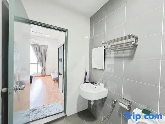 PLATINO Kids Friendly, 3BR Family Suite, Next to Paradigm Mall Escape JB - photo 9