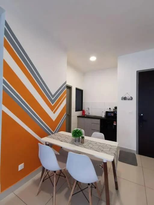 Traders Garden 1BR Pool View with Hi-Speed Internet+Netflix - photo 2