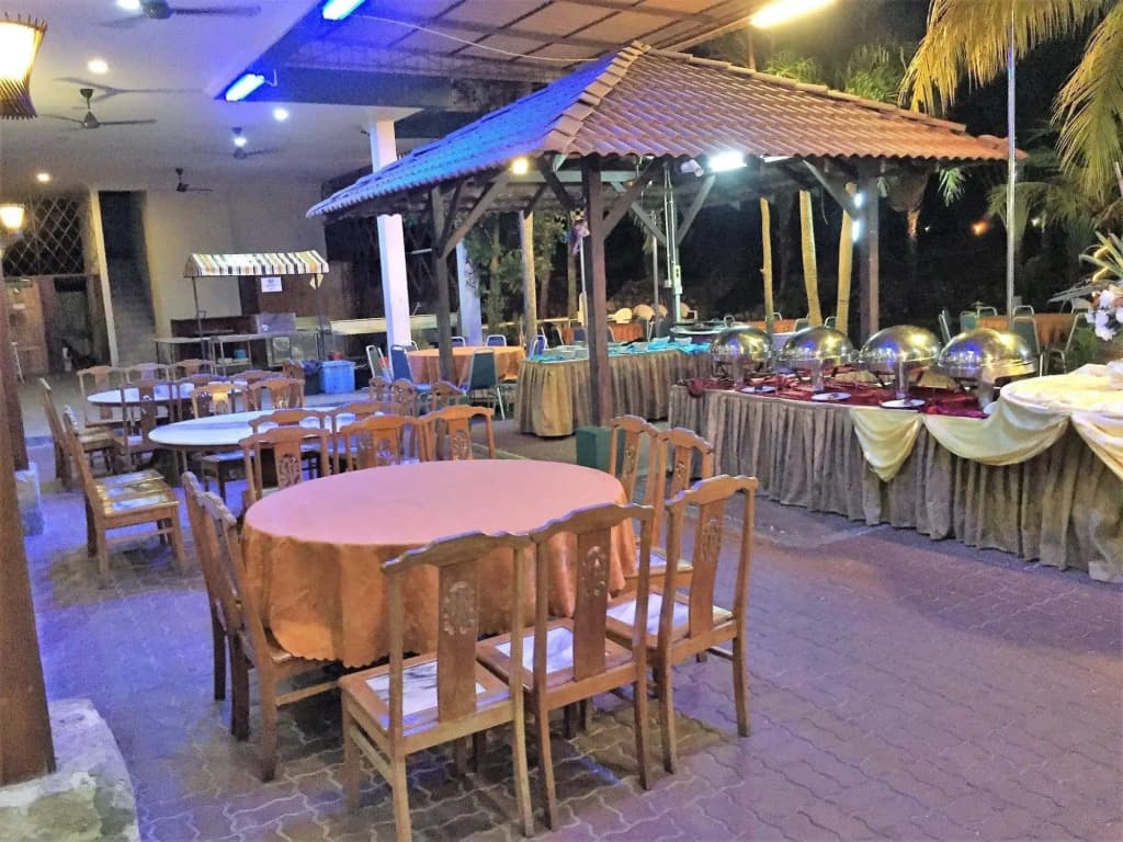 Teluk Batik Holiday Apartment - photo 20