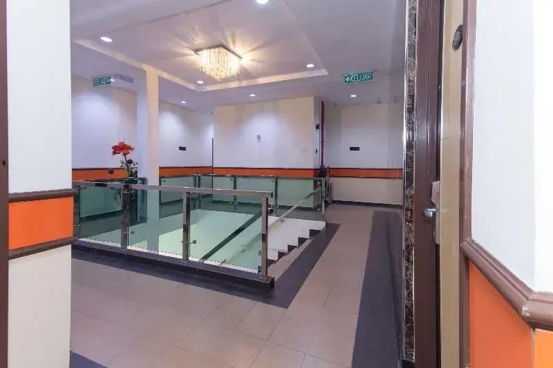 OYO 498 D&F Boutique Hotel Senawang - photo 11