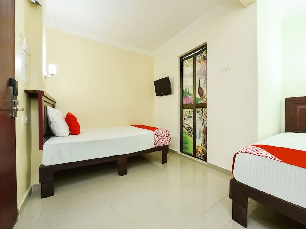 OYO 90562 J Hotel PJ - photo 3