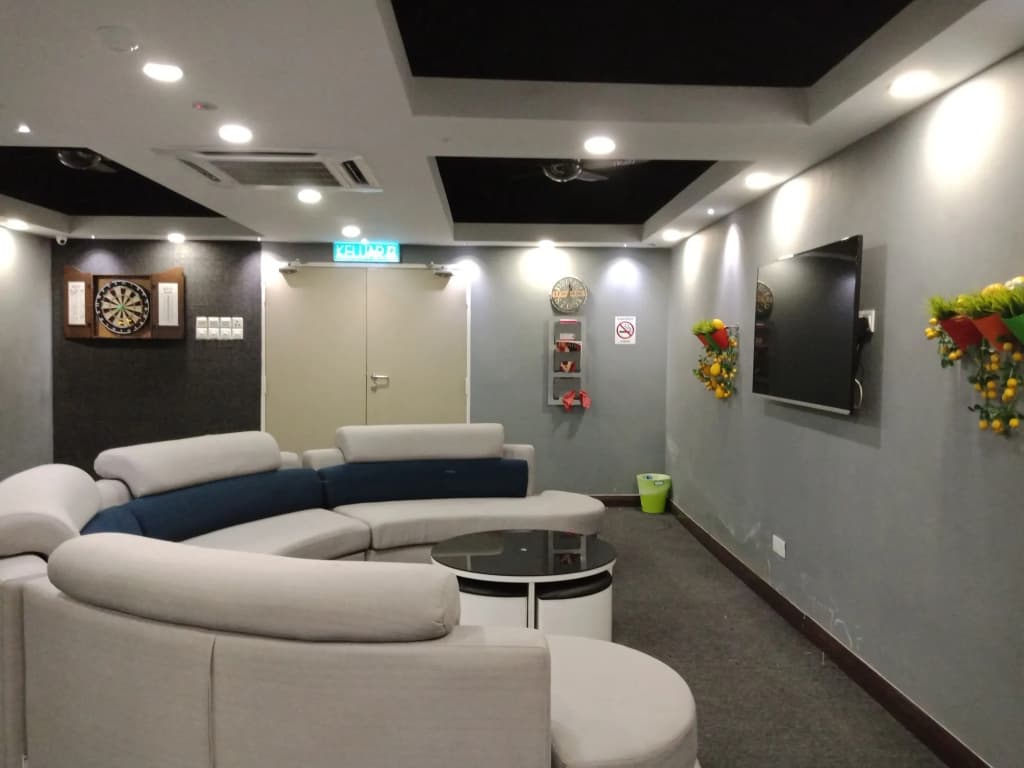 Lemon8 Hotel Apartment - photo 18