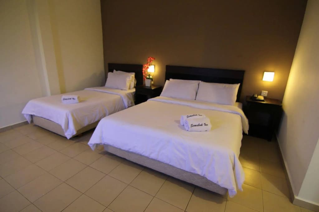 Hotel Zamburger Cheese - photo 3