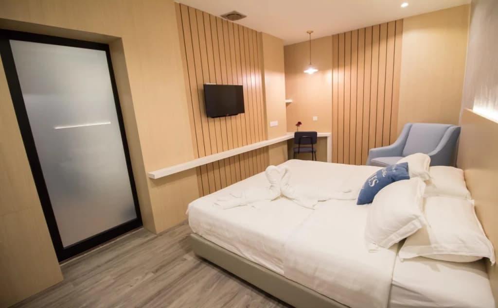 iO Hotel - photo 5