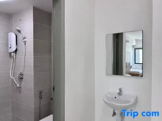 Upper Hotel Suites - photo 1