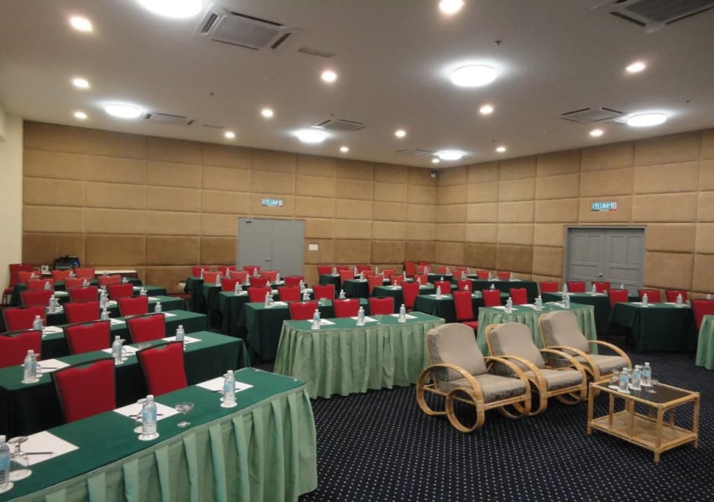 The Pavilion Hotel - photo 17
