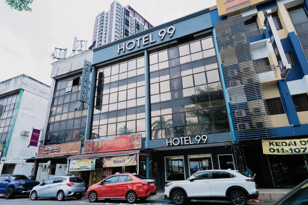Hotel 99 Seri Kembangan - photo 1