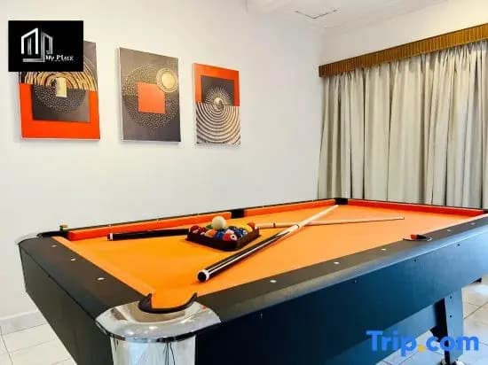 2-Stry 4BR Beside Jonker Street Taman Kota Laksamana 11 by Myplace - photo 2