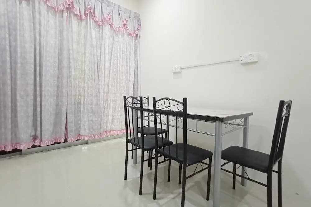 OYO 90186 Tiong's Homestay - Gated Comm - photo 10
