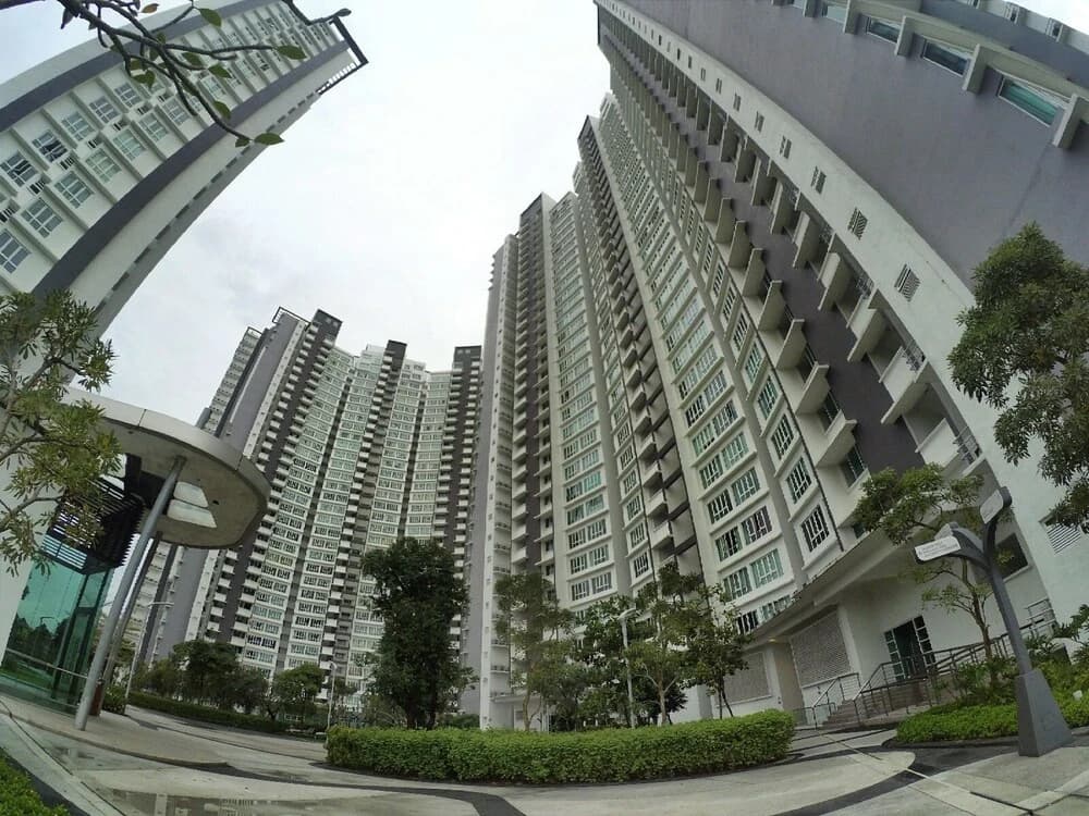 City Living with Panoramic Sea Views at Danga Bay - photo 1