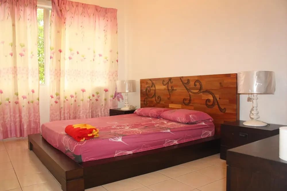 Teratai Homestay Taman Kinrara 2 - photo 4
