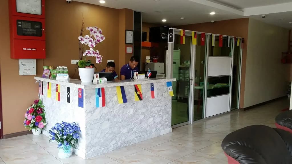 City Garden Hotel - photo 2