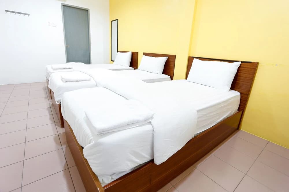 OYO 772 Lux Hotel - photo 4