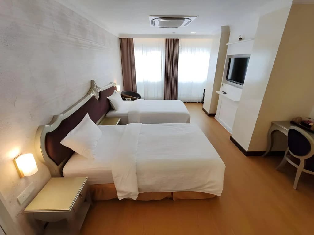 RC Hotel - photo 4