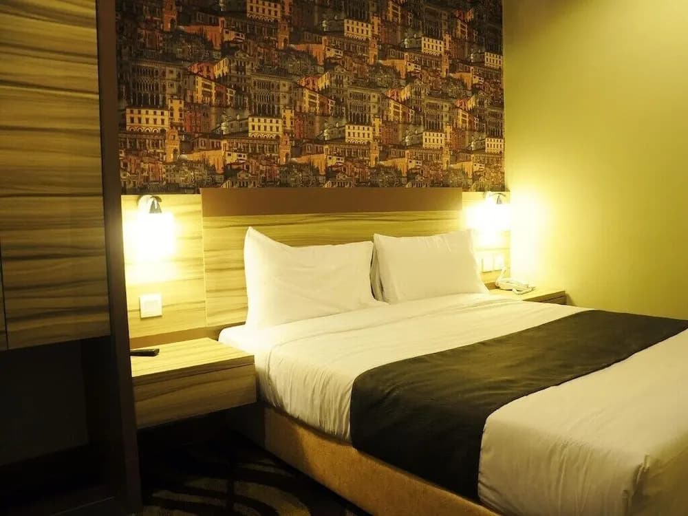Victory City Hotel Crystal Bay - photo 17