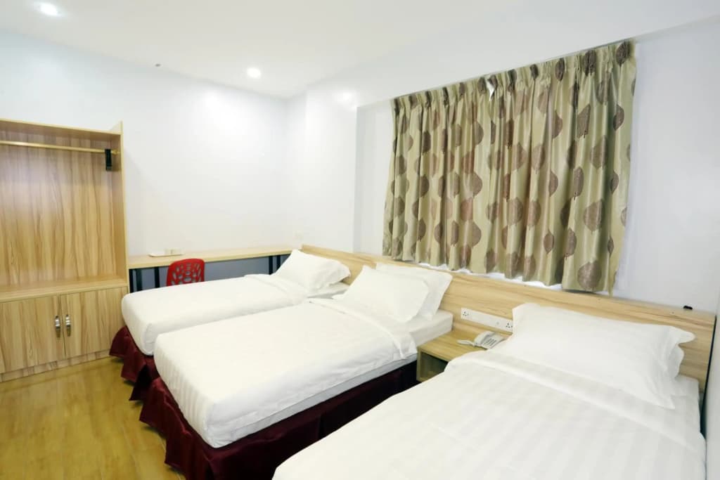 City Garden Hotel - photo 3
