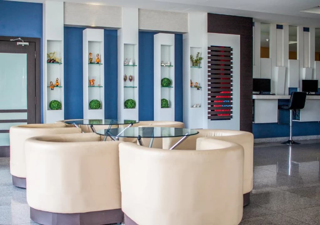 e Hotel - photo 12