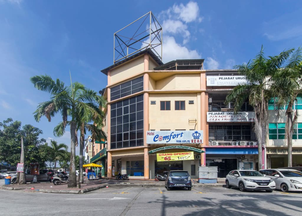 Super OYO 828 Comfort Hotel Shah Alam - photo 1
