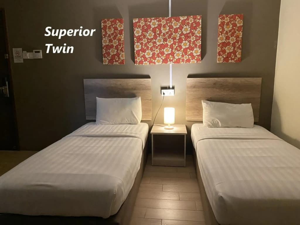 OYO 142 SH Hotel Kota Damansara - photo 14