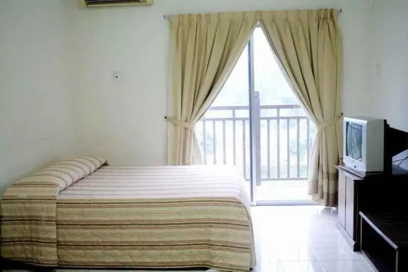 OYO 90301Suria Serv.Aptos@Bukit Merak Laketown Res - photo 3