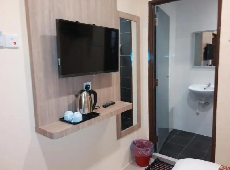 The Island Hotel - photo 13