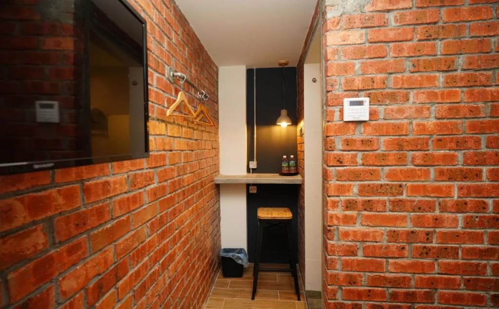 Brick Box Hotel - photo 13
