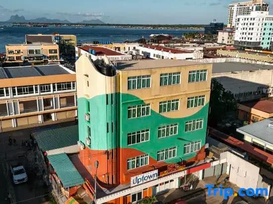 Uptown Hotel - photo 20