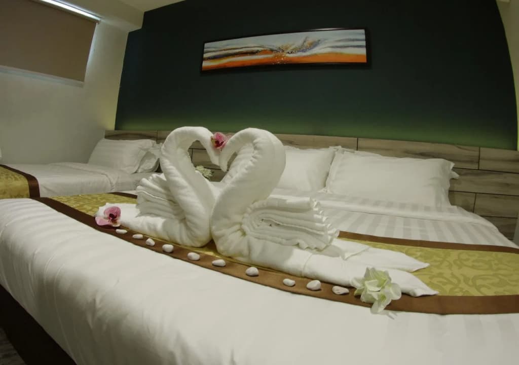 Meriton Inn Hotel - photo 3