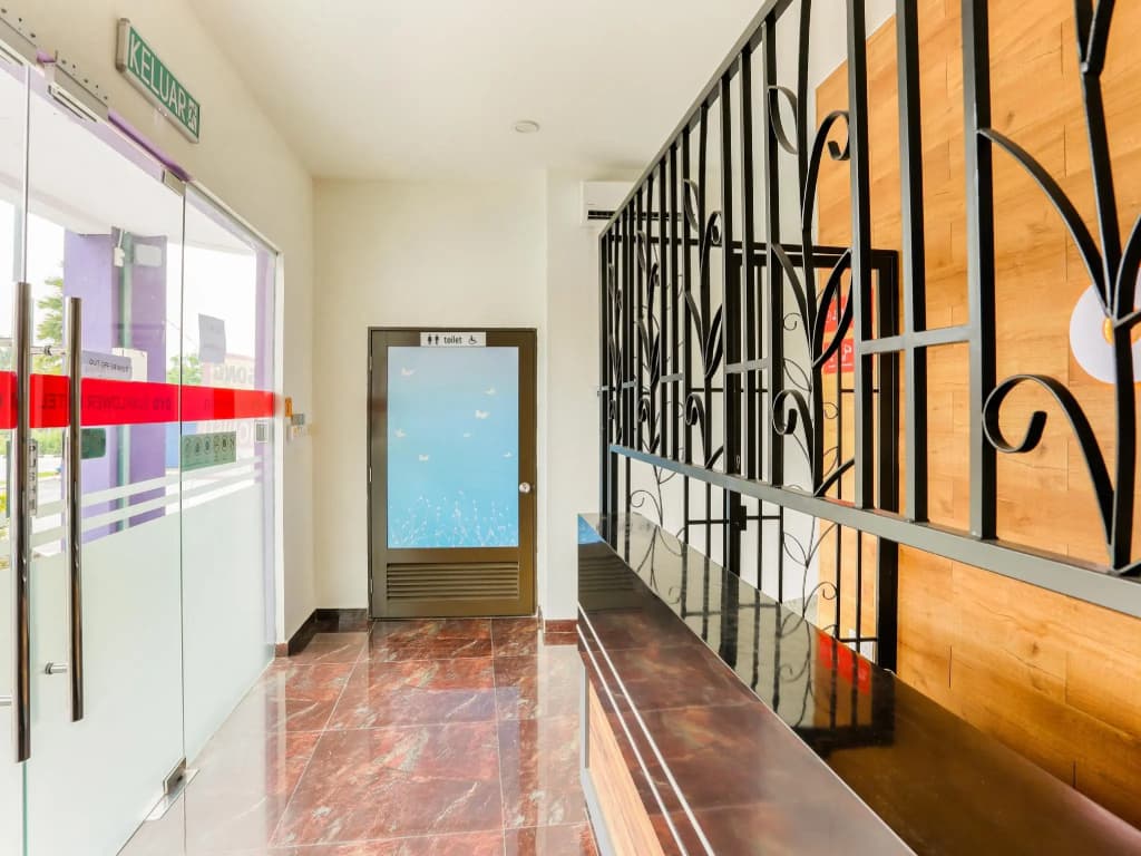 OYO 89677 Sunflower Hotel - photo 8