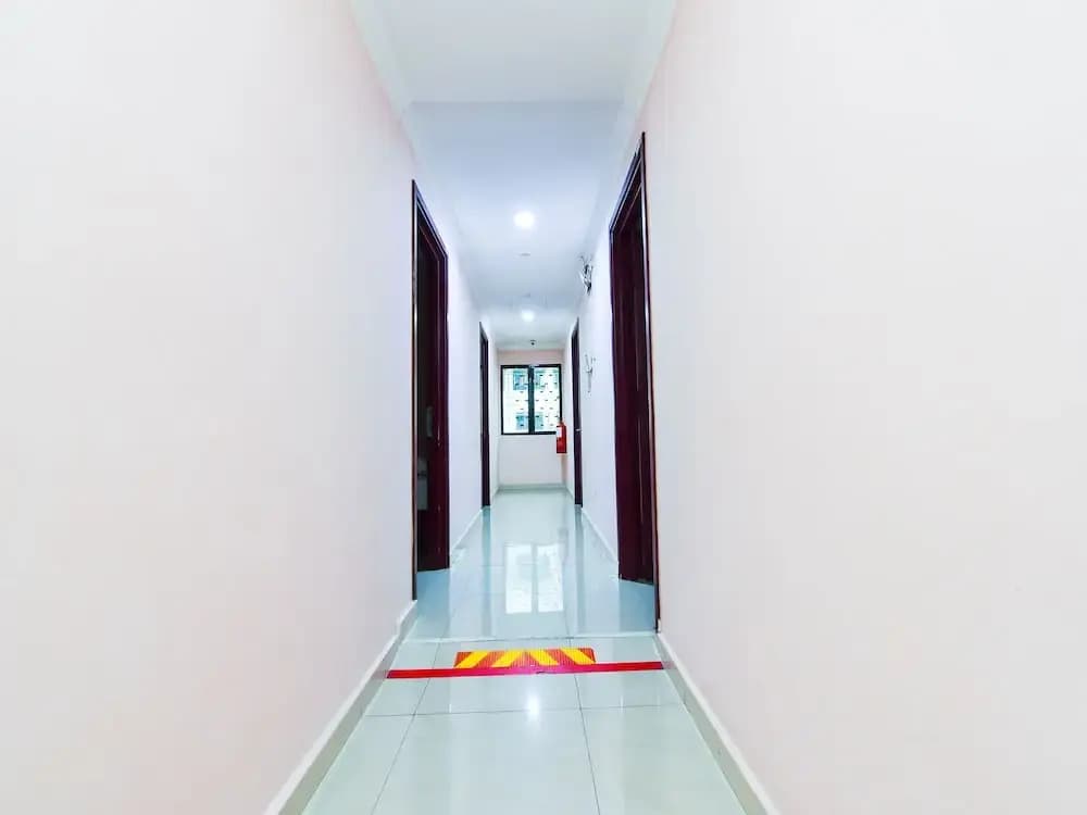OYO 90562 J Hotel PJ - photo 8