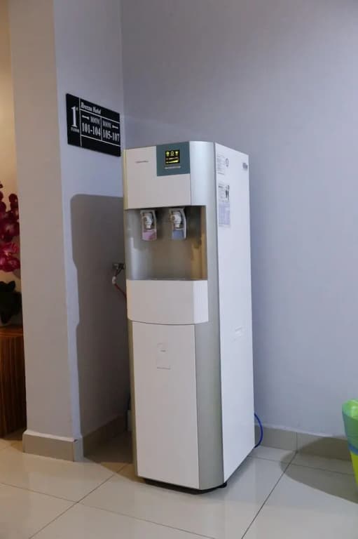 Brezza Hotel Sitiawan - photo 16