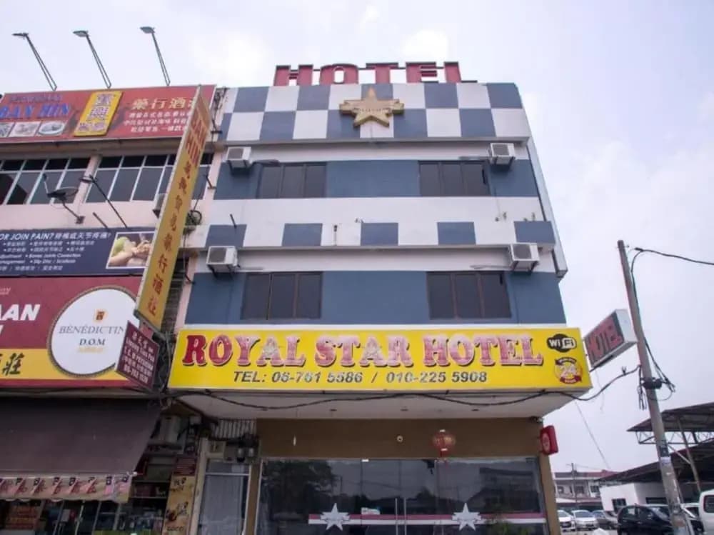 Royals Star Hotel - photo 17