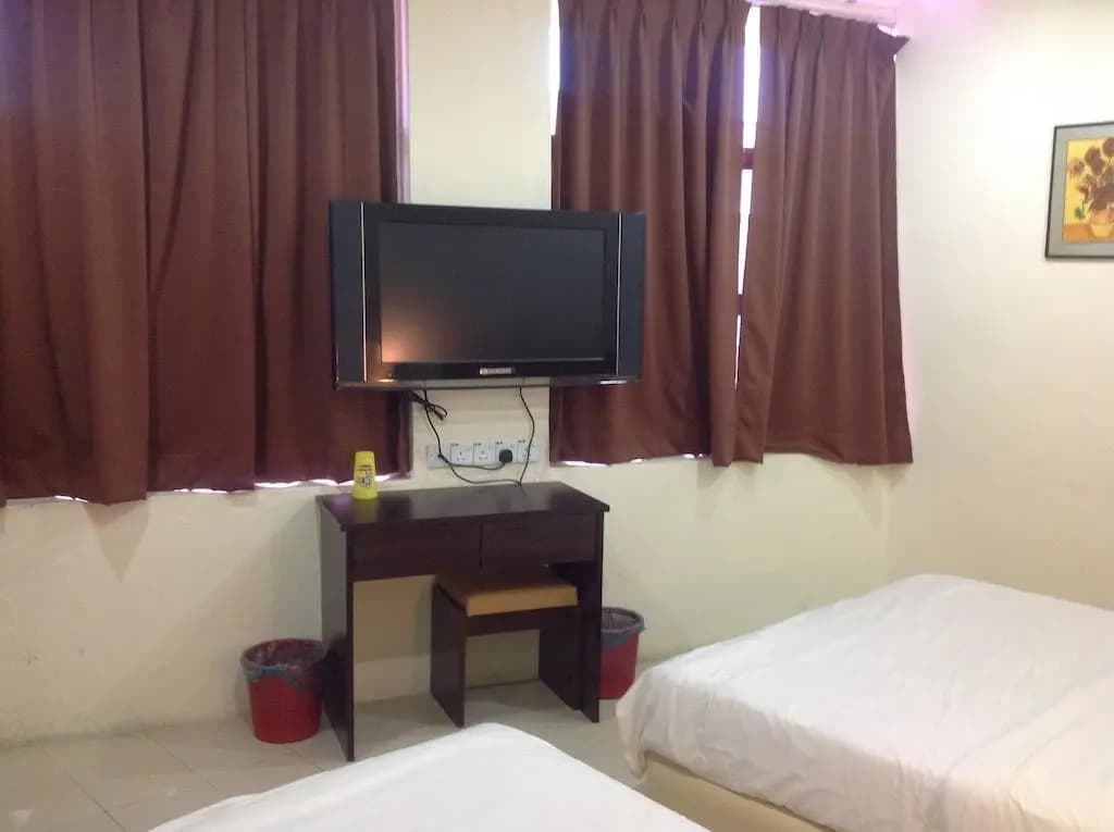 DG One Stop Budget Hotel - photo 7