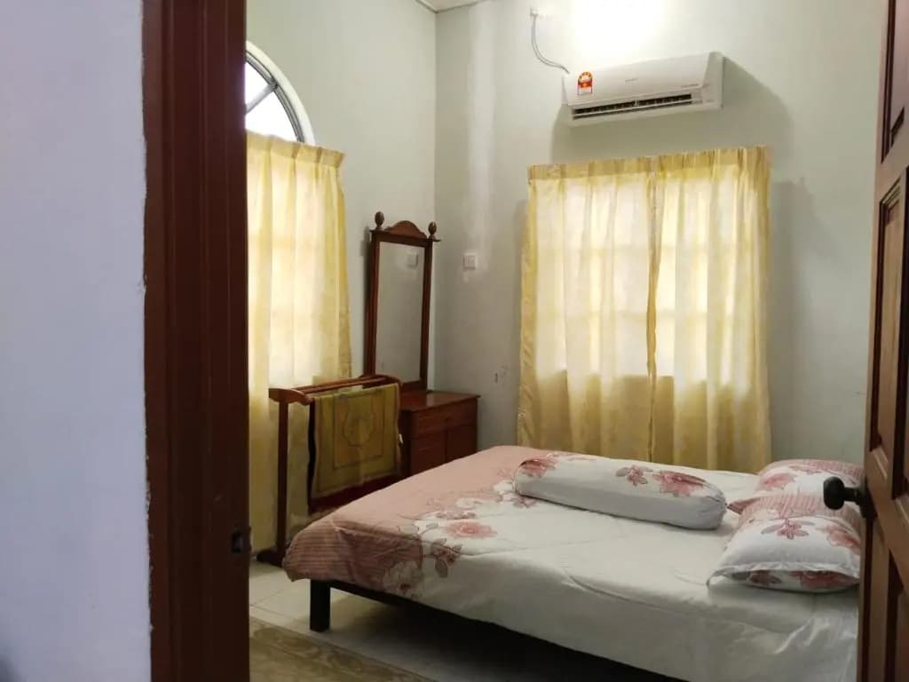 Homestay YatiMizi (Bungalow Station 18, Ipoh) - photo 11