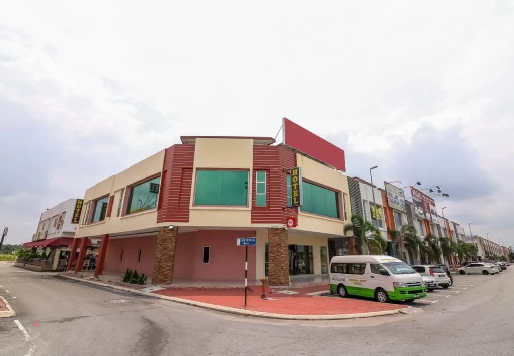 Royale City Hotel - photo 28