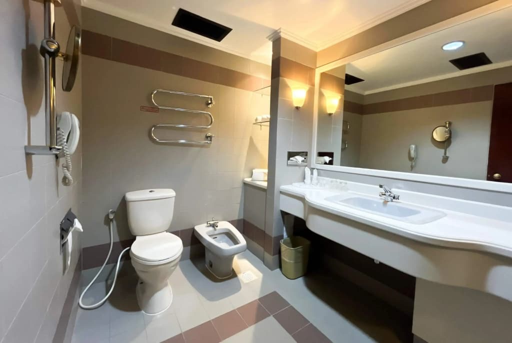 Howard Johnson by Wyndham Kota Kinabalu City Centre - photo 49