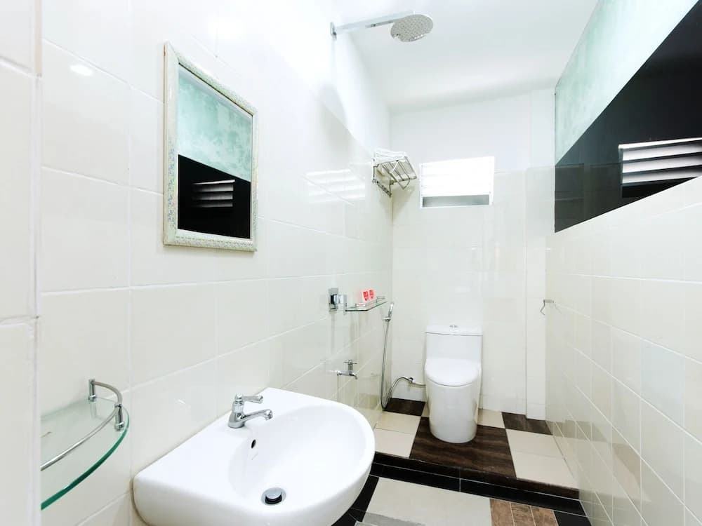 Weng Bee Guest House by OYO Rooms - photo 14
