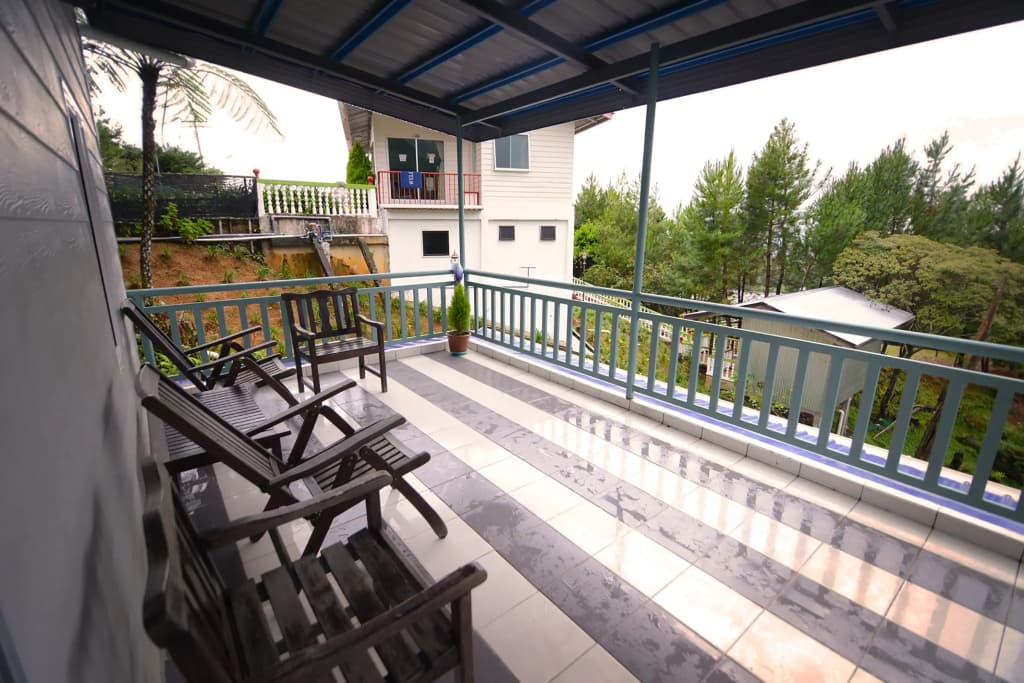 T Paradise Guest House - photo 9