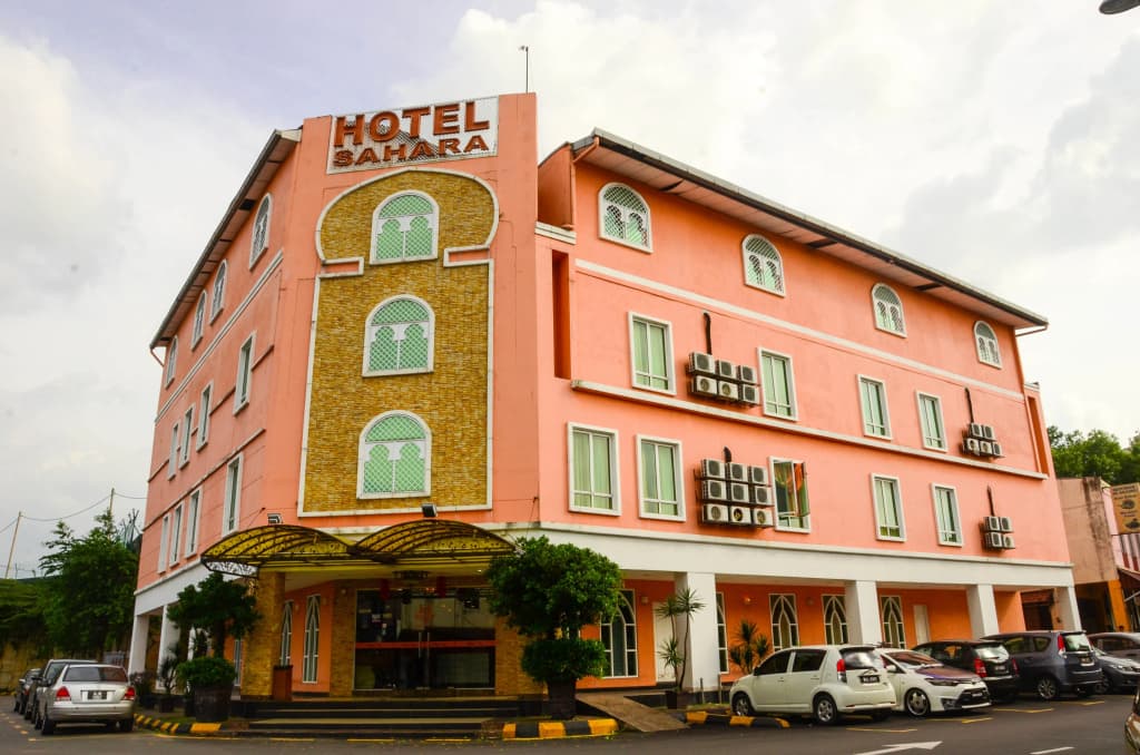 Sahara Rawang Hotel - photo 1