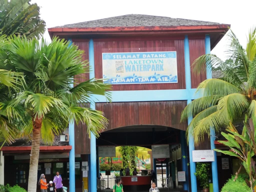 Kampung Air (Water Chalet) at Bukit Merah - photo 1