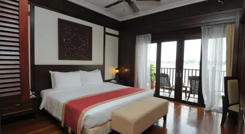 Kampung Air (Water Chalet) at Bukit Merah - photo 6