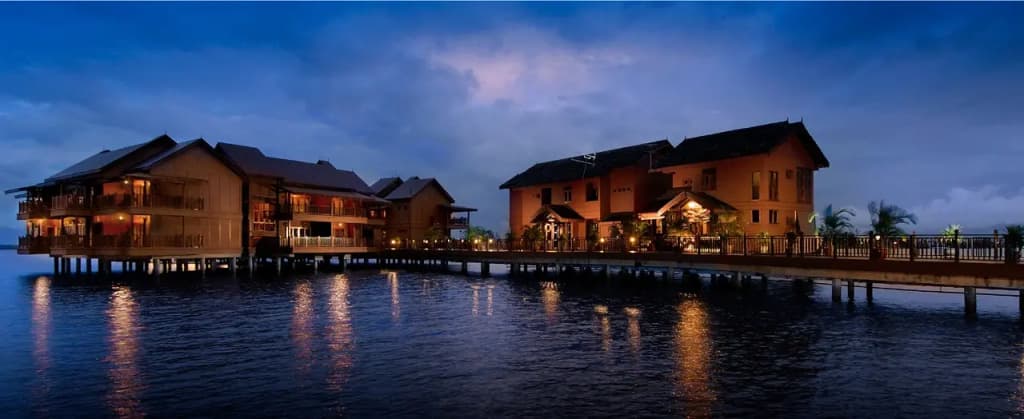 Kampung Air (Water Chalet) at Bukit Merah - photo 9