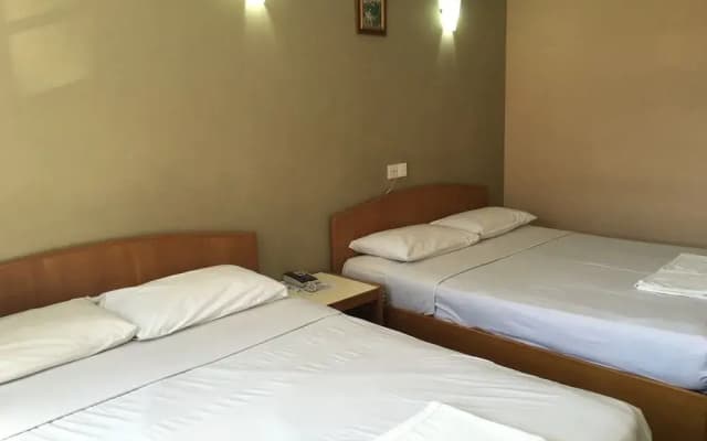 Hill Garden Lodge - photo 4