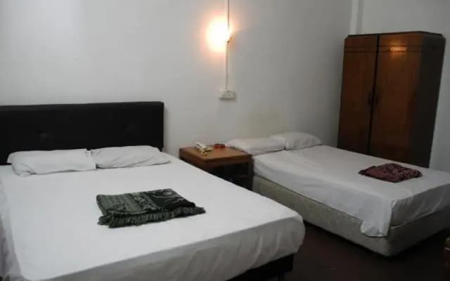 New Savoy Hotel - photo 4